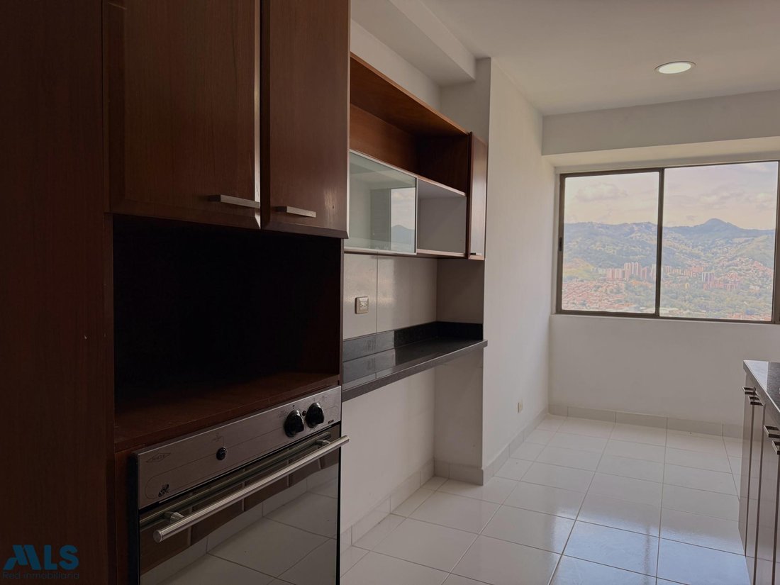 Apartment in Medellín, Antioquia, Colombia 3 - 19007286