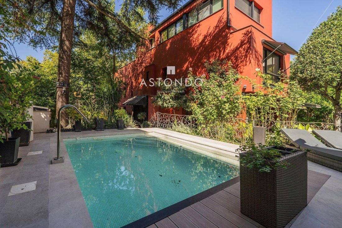 Chalet in Ciudad Lineal, Madrid, Spanien 2 - 18357879