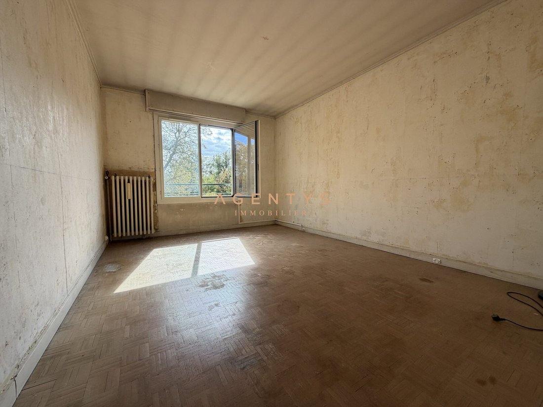 Apartment in Fontenay-sous-Bois, Ile-de-France, France 5 - 19006263