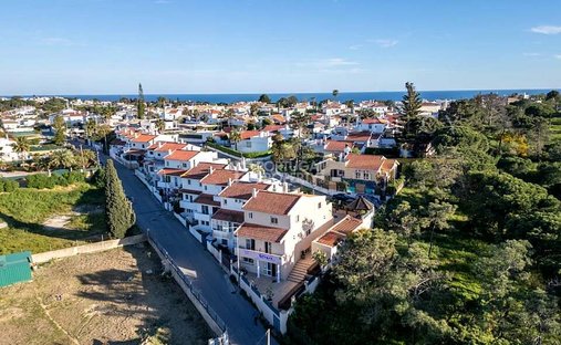 Maison de ville à Olhos de Agua, Algarve, Portugal 1