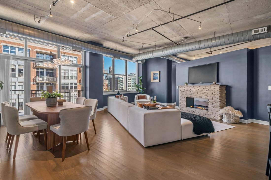 Condo in Chicago, Illinois, United States 2 - 19000768