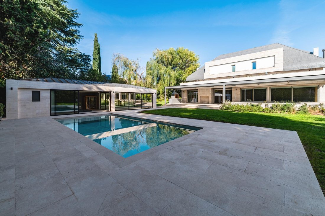 Villa in La Moraleja, Alcobendas, Comunidad de Madrid 1 - 19000551
