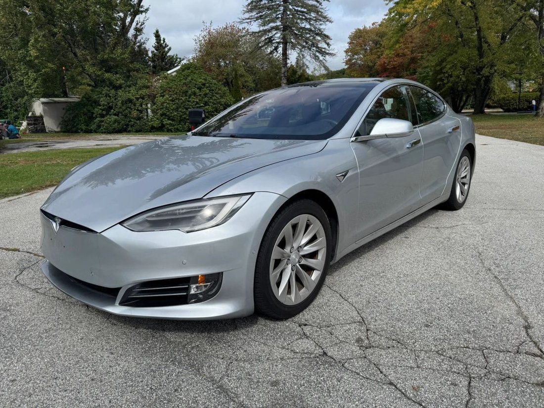 Sedan in Hooksett, NH, United States 1 - 19005333