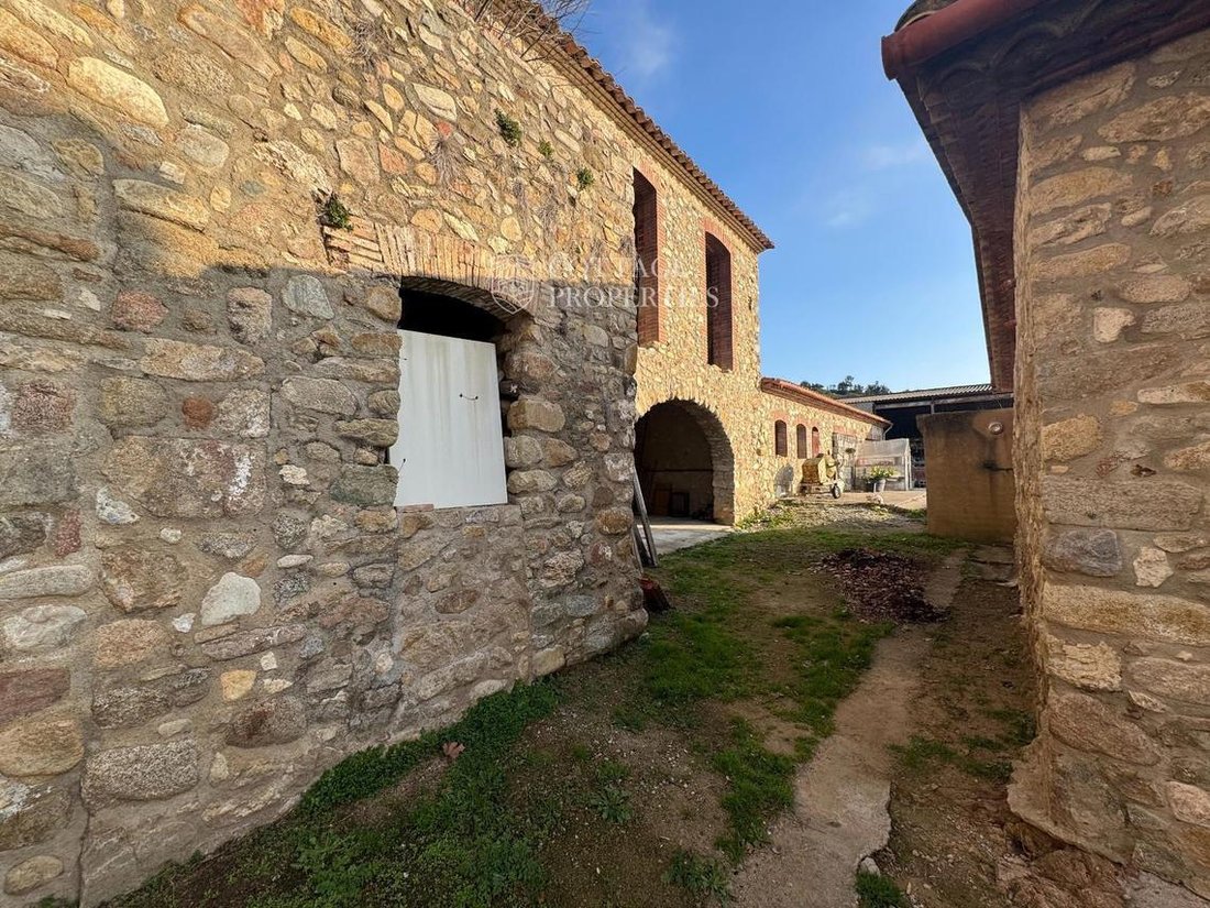 Finca in Darnius, Catalonia, Spain 4 - 18352623