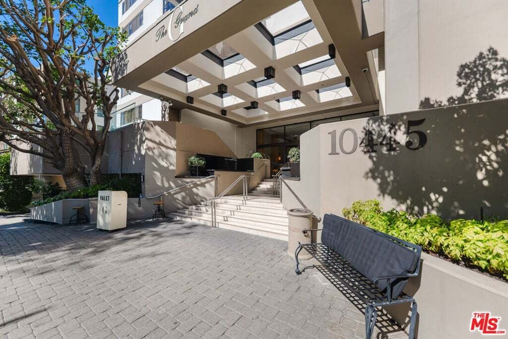 Condo in Los Angeles, California, United States 1 - 19003275