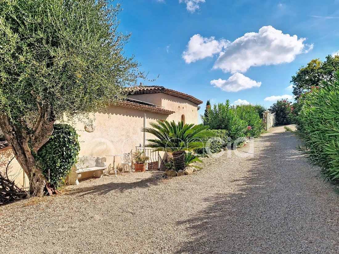 Villa in Le Rouret, Provence-Alpes-Côte d'Azur, France 2 - 19001433