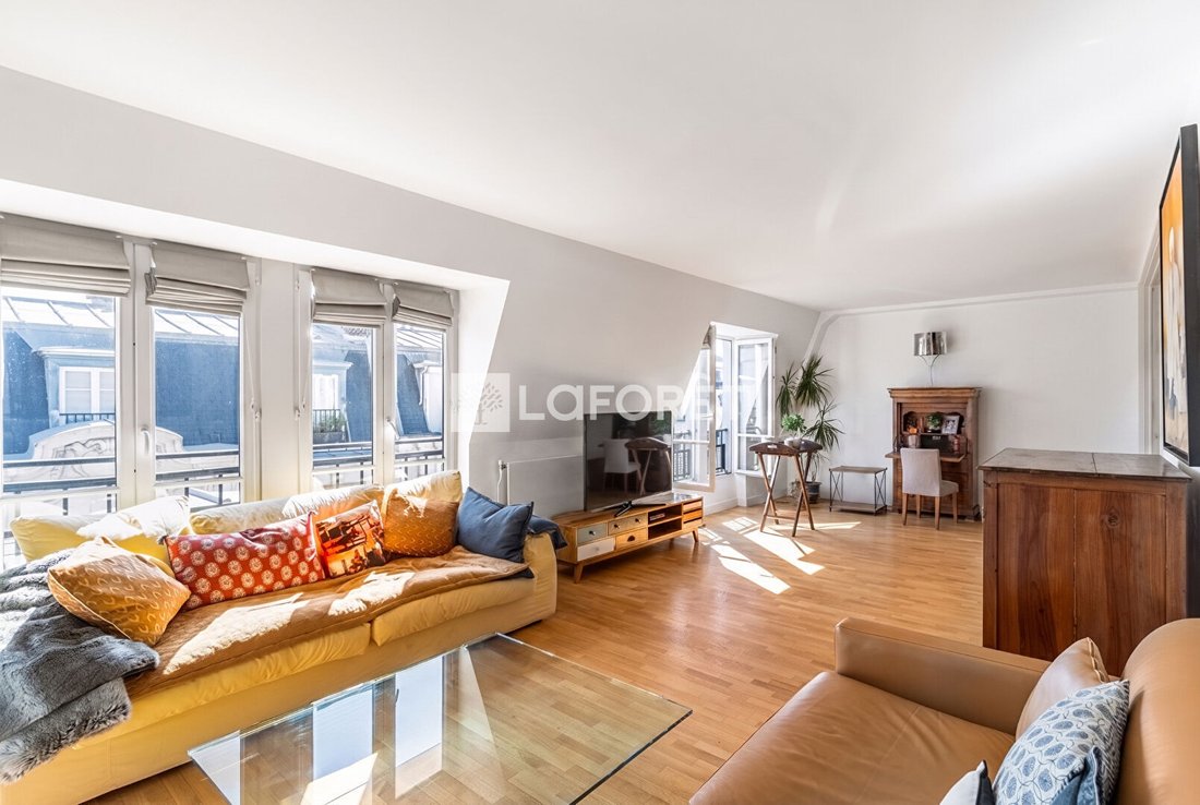 Apartment in La Fourche-Guy Môquet, Paris 17e Arrondissement, Paris 2 - 19008163