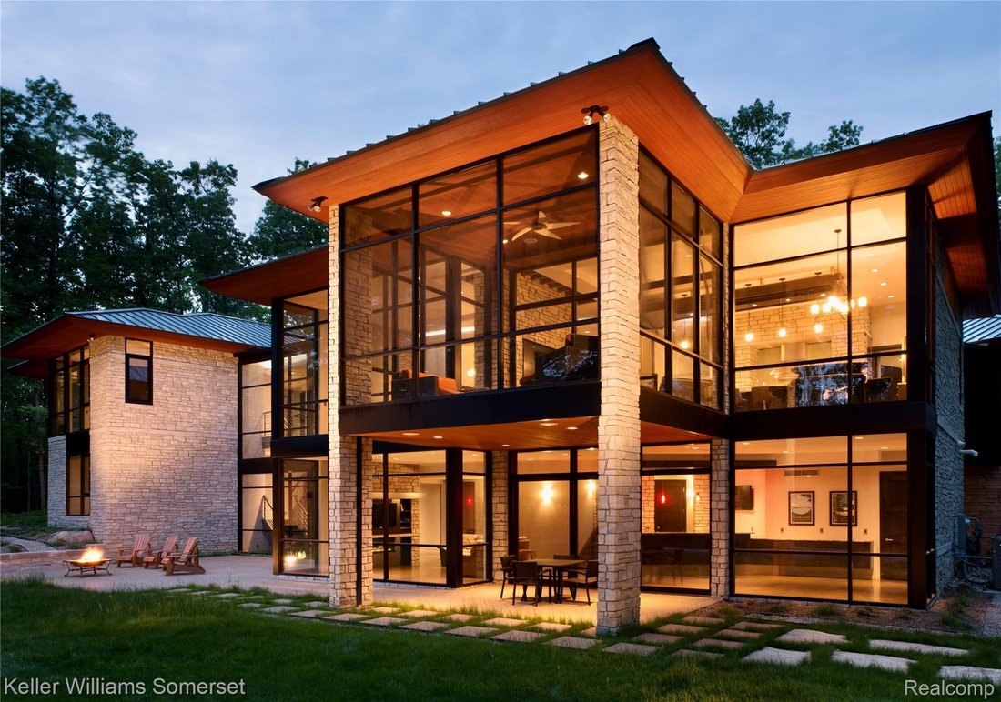 House in Wixom, Michigan, United States 2 - 19000906