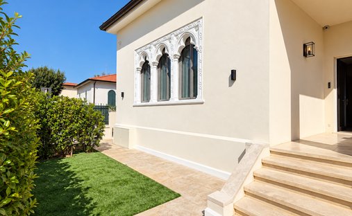 House in Pietrasanta, Tuscany, Italy 1
