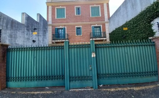 House in Buenos Aires, Buenos Aires, Argentina 1