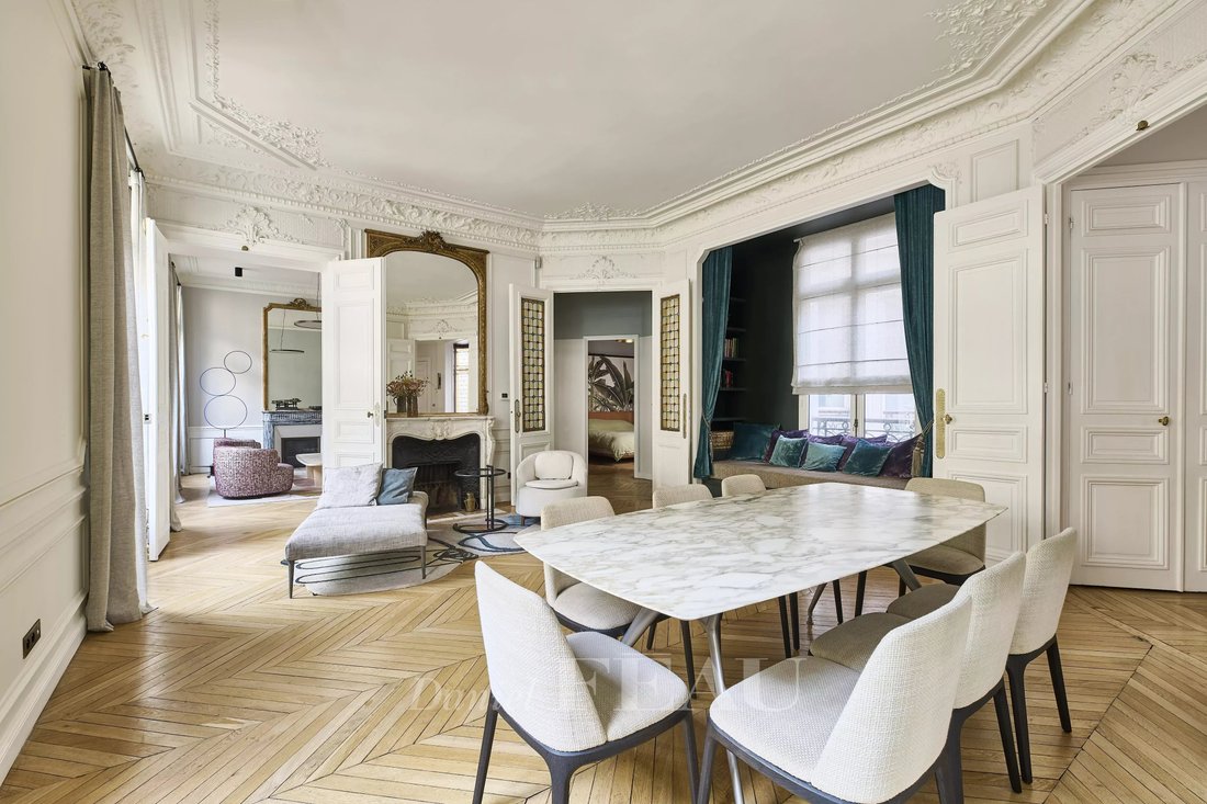 Apartment in Saint Vincent de Paul-Lariboisière, Paris 10e Arrondissement, Paris 1 - 19007088
