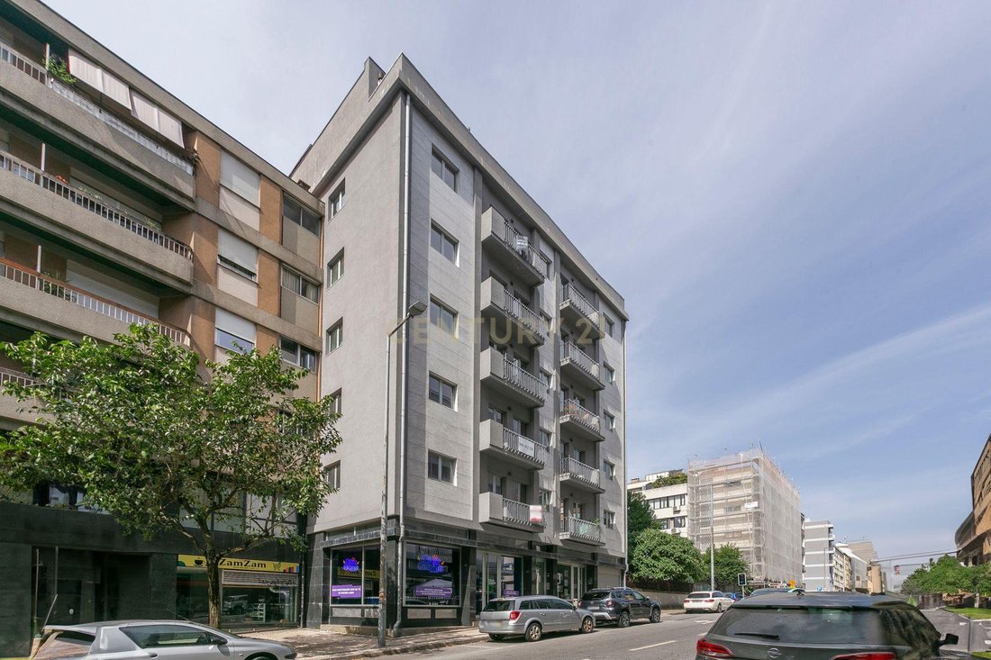 Apartment in Cedofeita, Santo Ildefonso, Se, Miragaia, Sao Nicolau e Vitoria, Porto District, Portugal 1 - 18248651