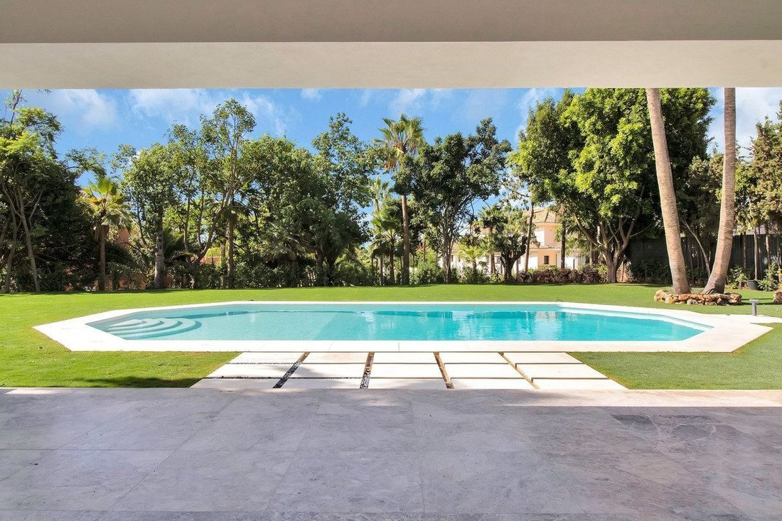 Villa in Sierra Blanca, Marbella, Spain 4 - 19007111