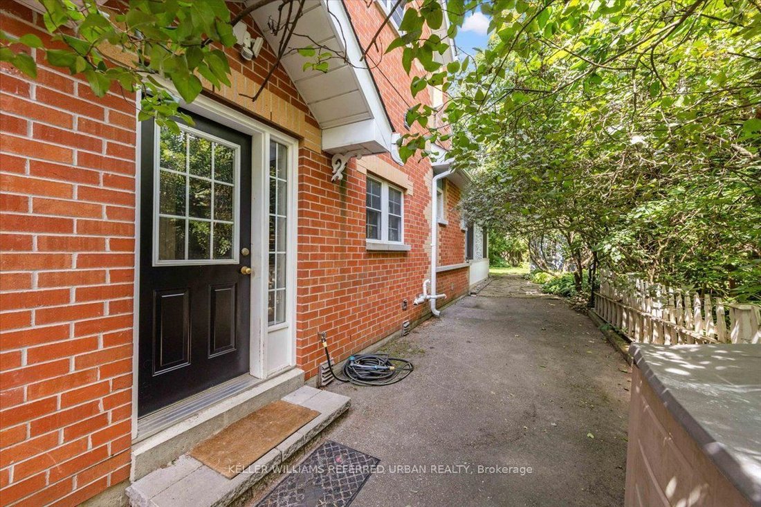 House in Toronto, Ontario, Canada 5 - 19000898