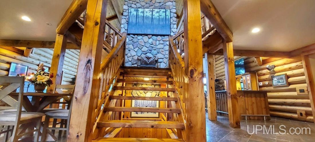 House in Menominee, Michigan, United States 2 - 19003768