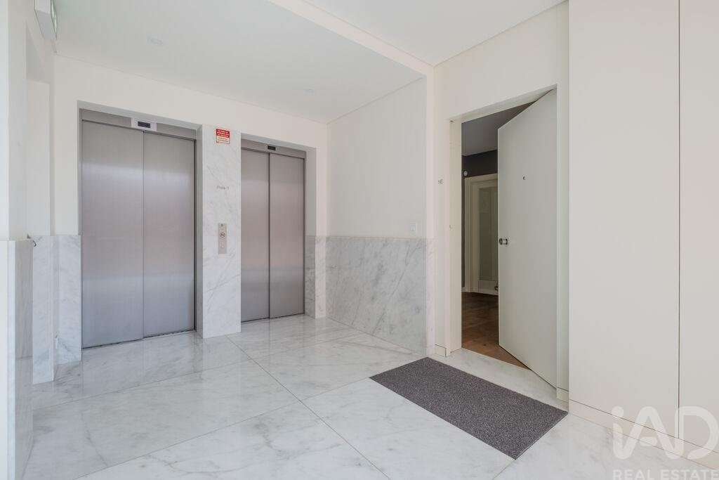 Apartment in Cedofeita, Santo Ildefonso, Se, Miragaia, Sao Nicolau e Vitoria, Porto District, Portugal 4 - 19008229