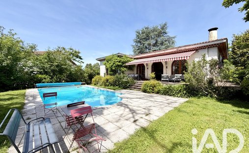 House in Lacaou, Billere, France 1
