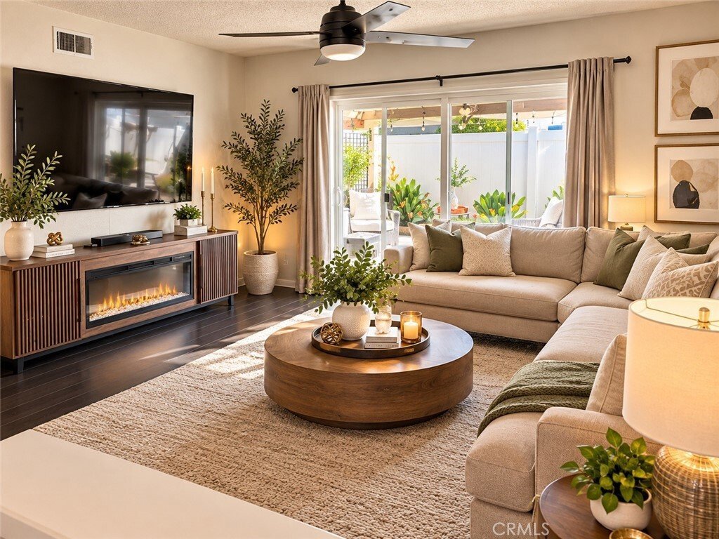 Condo in Santa Ana, California, United States 5 - 19008231