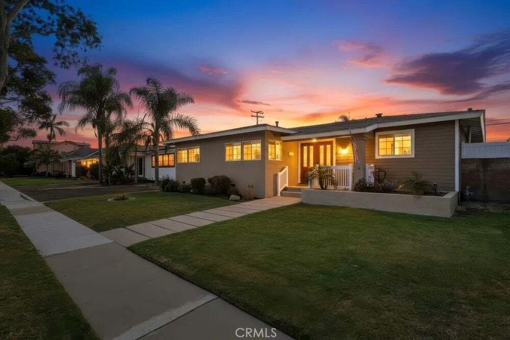 Condo in Signal Hill, California, United States 2 - 19005853