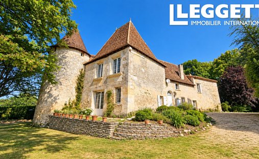 House in Savignac-de-l'Isle, Nouvelle-Aquitaine, France 1