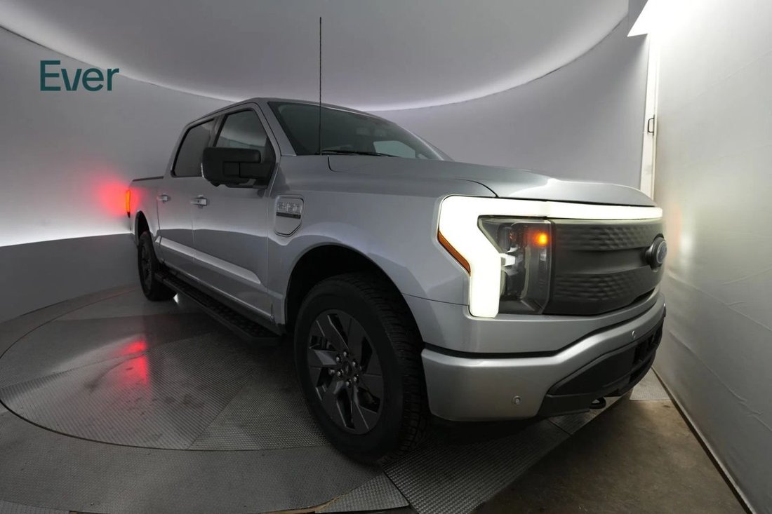 Pickup in San Francisco, CA, United States 2 - 18658326