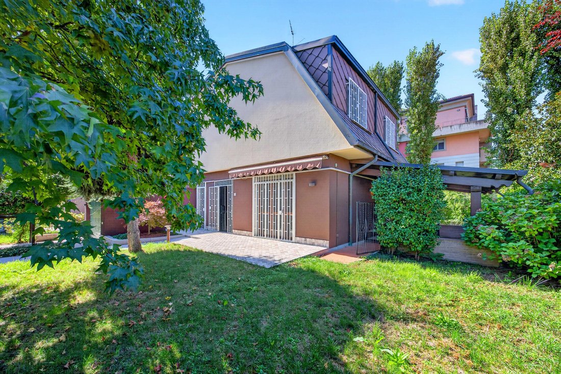 Villa in Arese, Lombardy, Italy 2 - 19003311