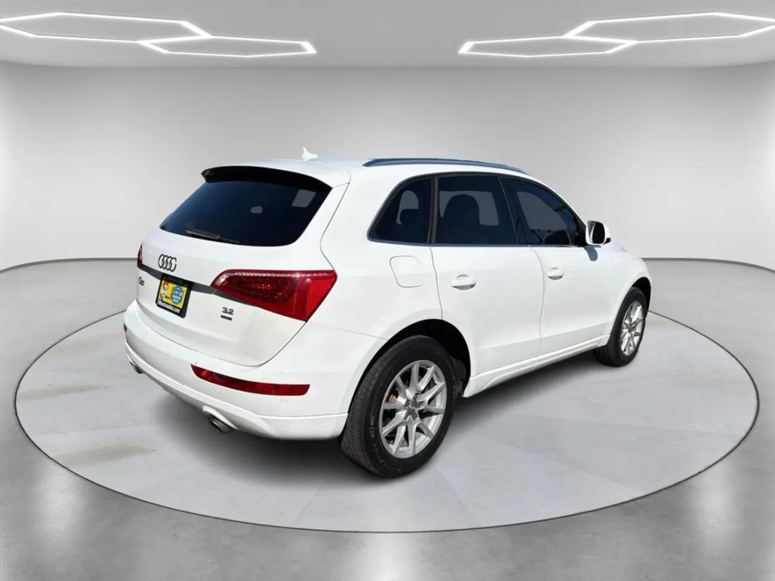 Suv in Fresno, CA, United States 3 - 18272279