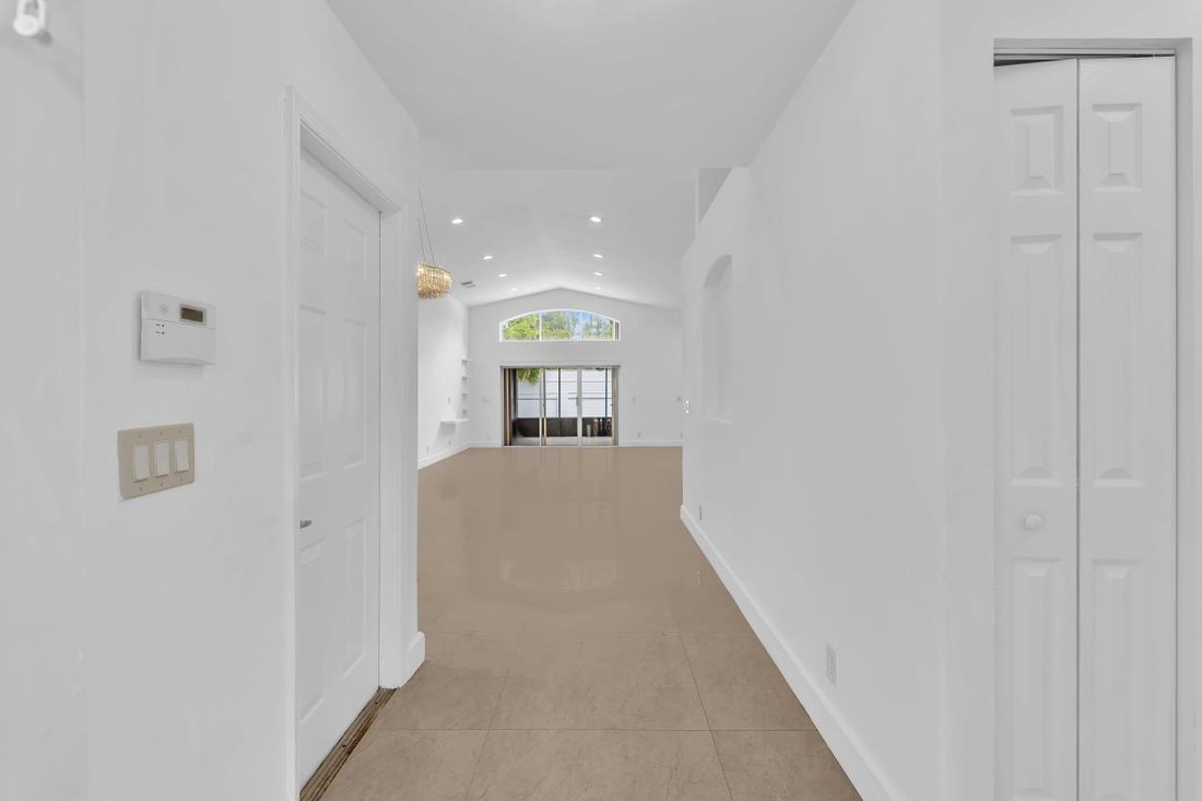 House in Hollywood, Florida, United States 1 - 19000843