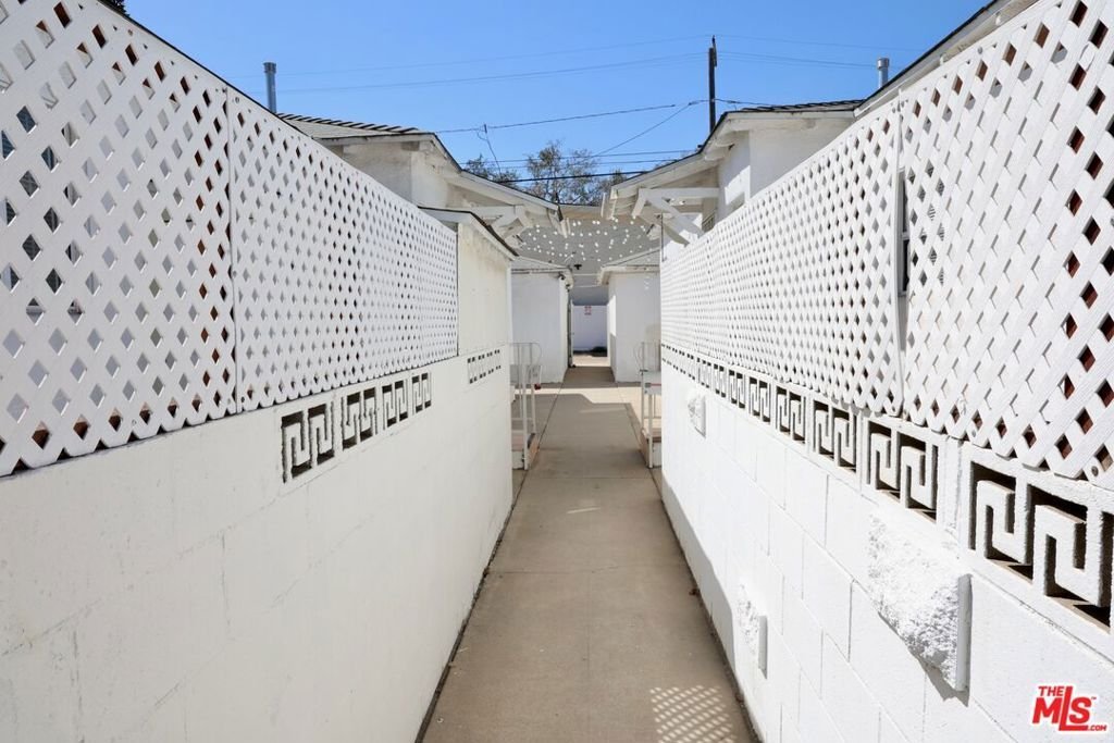 Los Angeles, California, United States 4 - 19006657