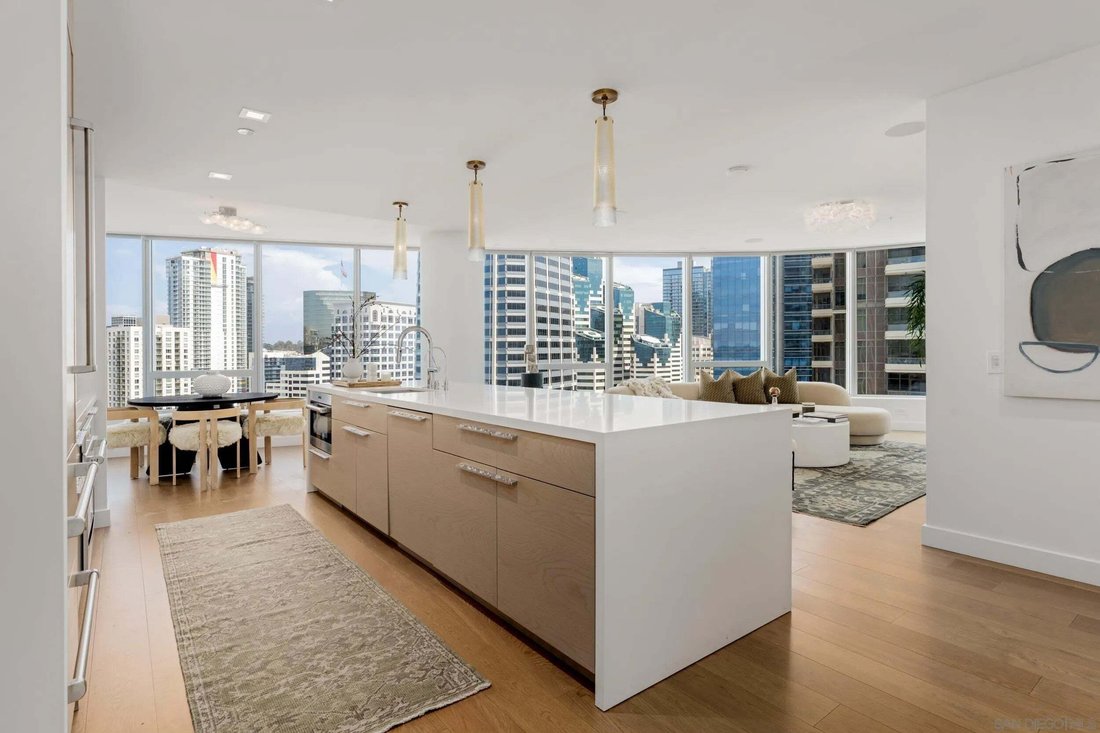 Condo in San Diego, California, United States 3 - 19002240