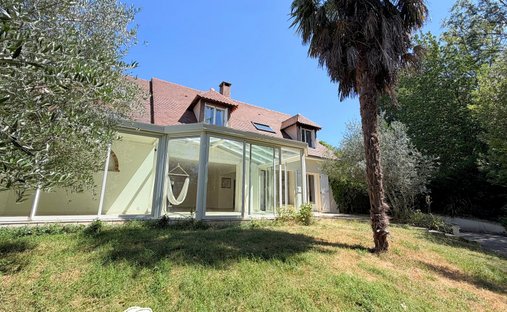 House in Centre Ville, Rueil-Malmaison, France 1
