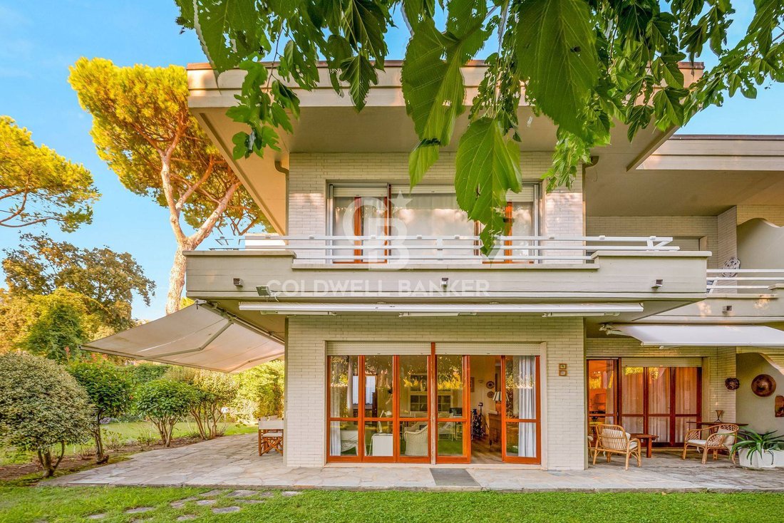 Villa in Ronchi, Massa, Italy 1 - 19006023