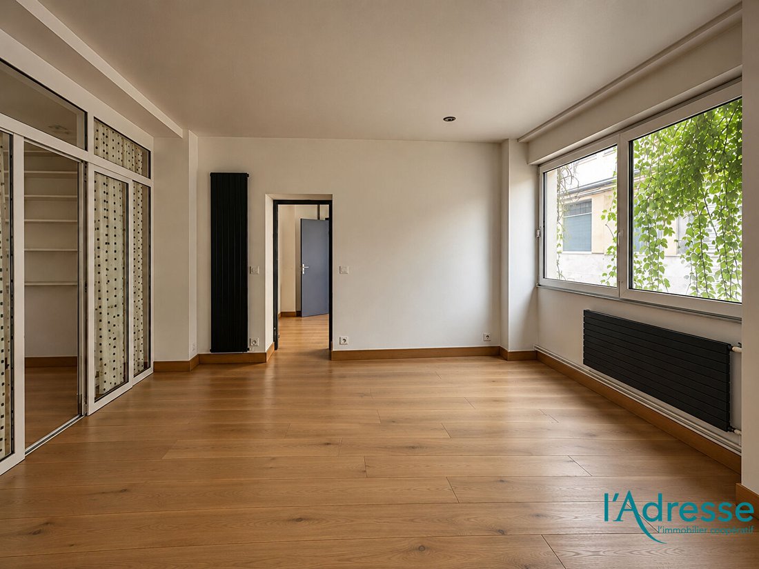 Apartment in Belleville-Saint Maur, Paris 11e Arrondissement, Paris 5 - 19005607
