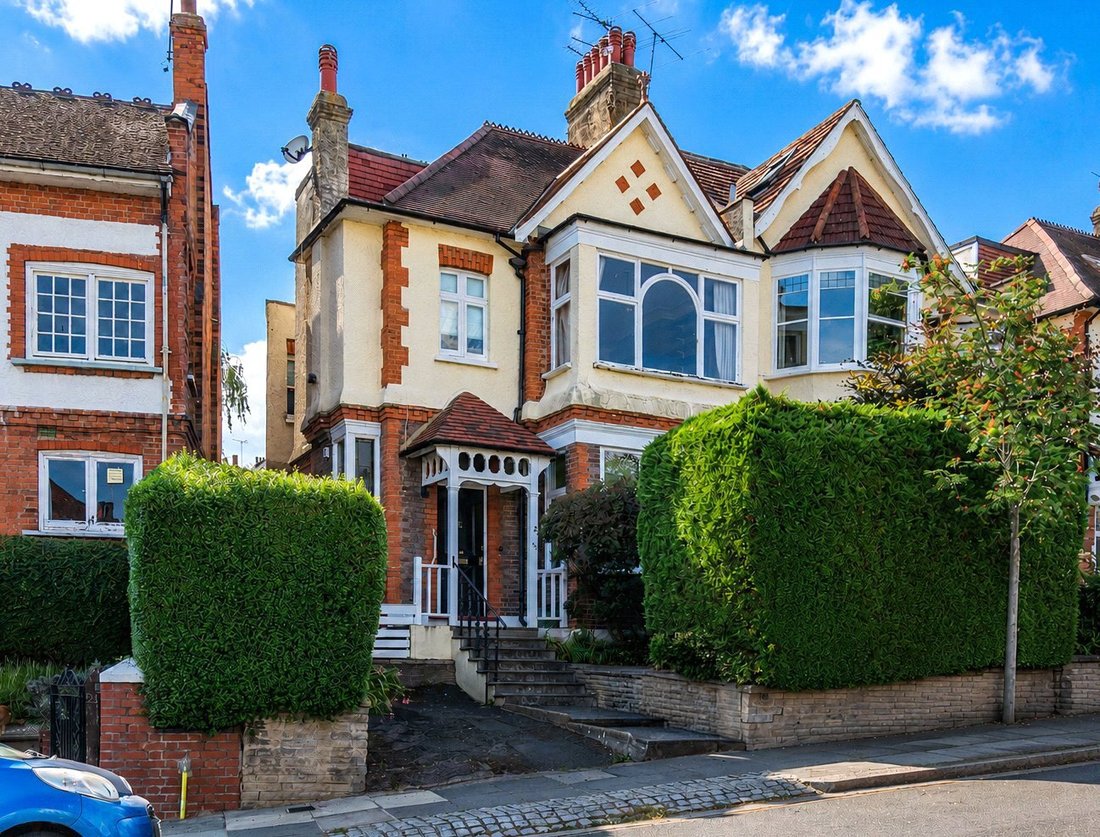 House in Holly Village, Haringey, England 1 - 19006953
