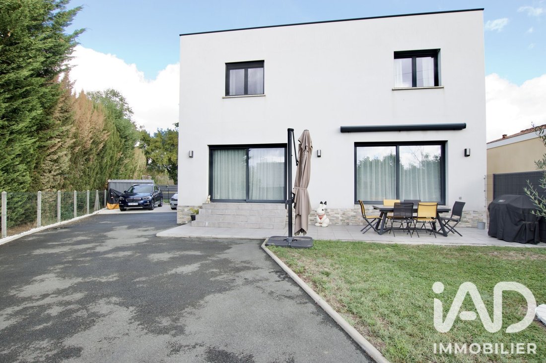 House in Bouliac, Nouvelle-Aquitaine, France 1 - 19008422