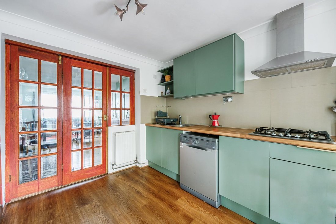 House in East Acton, Ealing, England 4 - 19003033