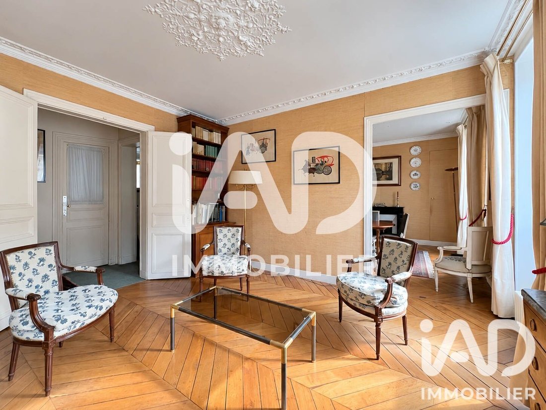 Apartment in Odéon, Paris 6e Arrondissement, Paris 4 - 19008459