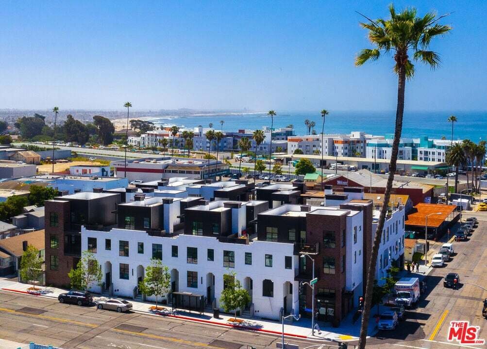 Ventura, California, United States 2 - 19003283