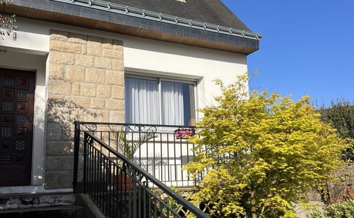 House in Kerguelen-Quehello Congard-Maison Rou, Larmor-Plage, France 1