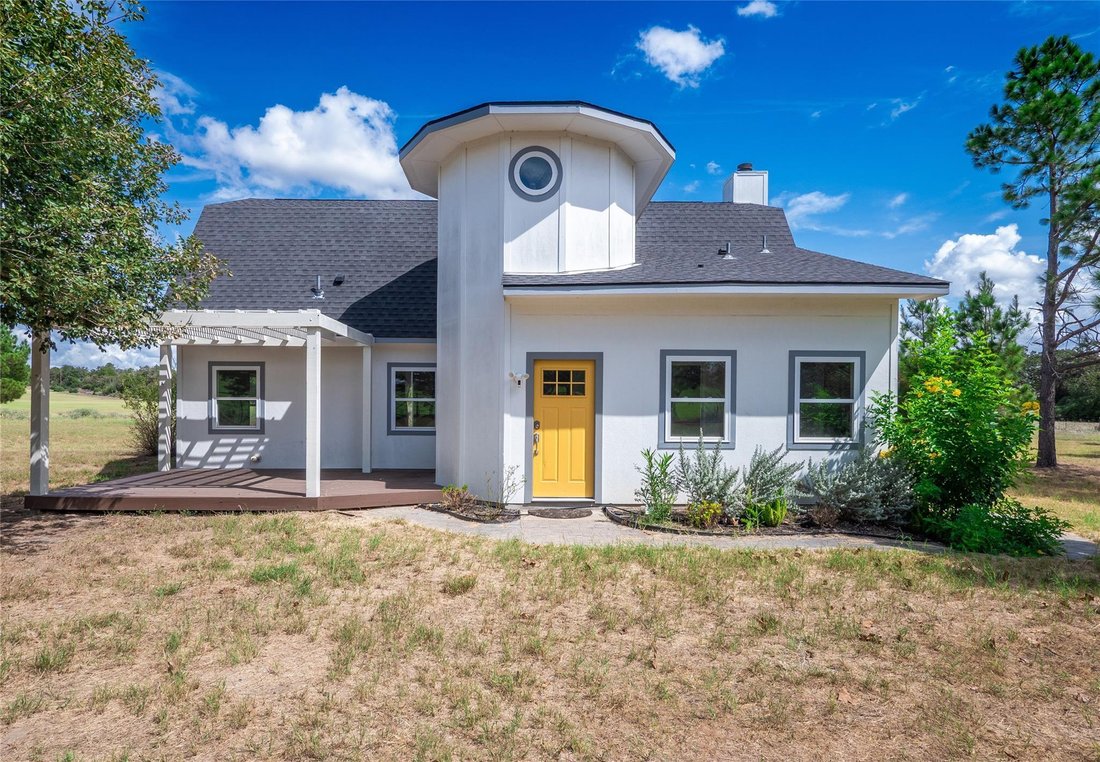 House in McDade, Texas, United States 3 - 19003519