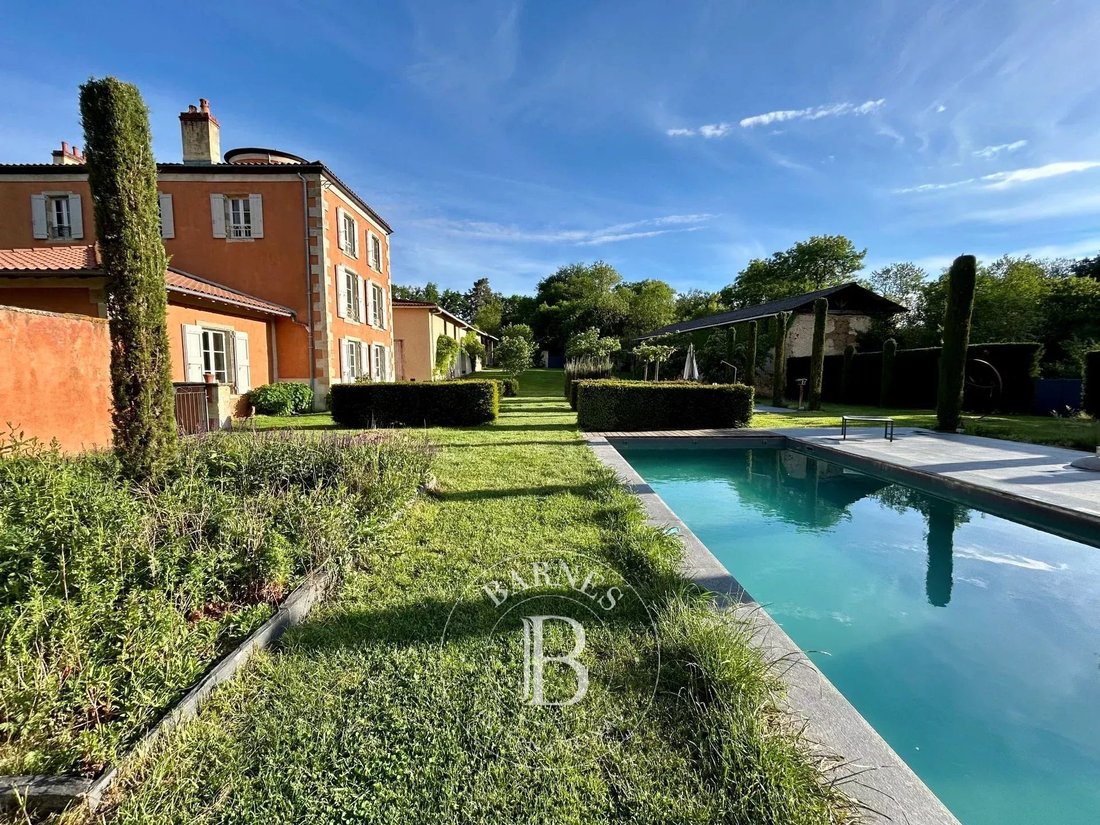 Estate in Lezoux, Auvergne-Rhône-Alpes, France 2 - 19004576