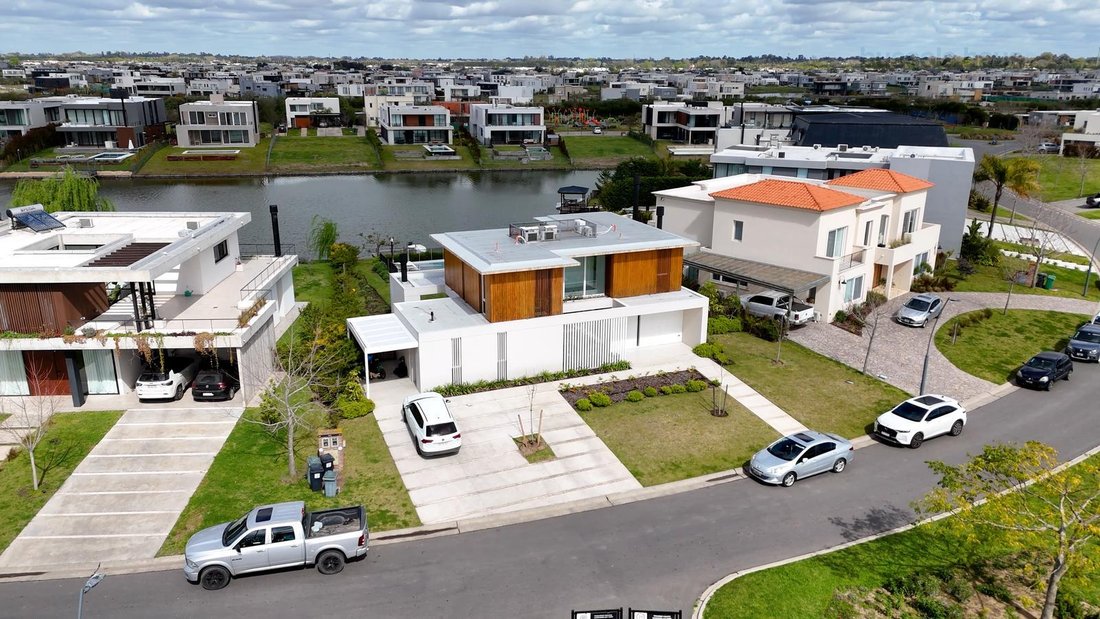 House in Belén de Escobar, Buenos Aires Province, Argentina 2 - 19002530