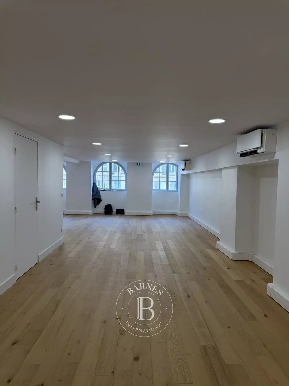 Apartment in Saint Victor, 7e Arrondissement, Marseille 2 - 19001801
