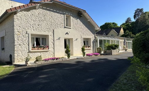 House in Moret-Loing-et-Orvanne, Ile-de-France, France 1