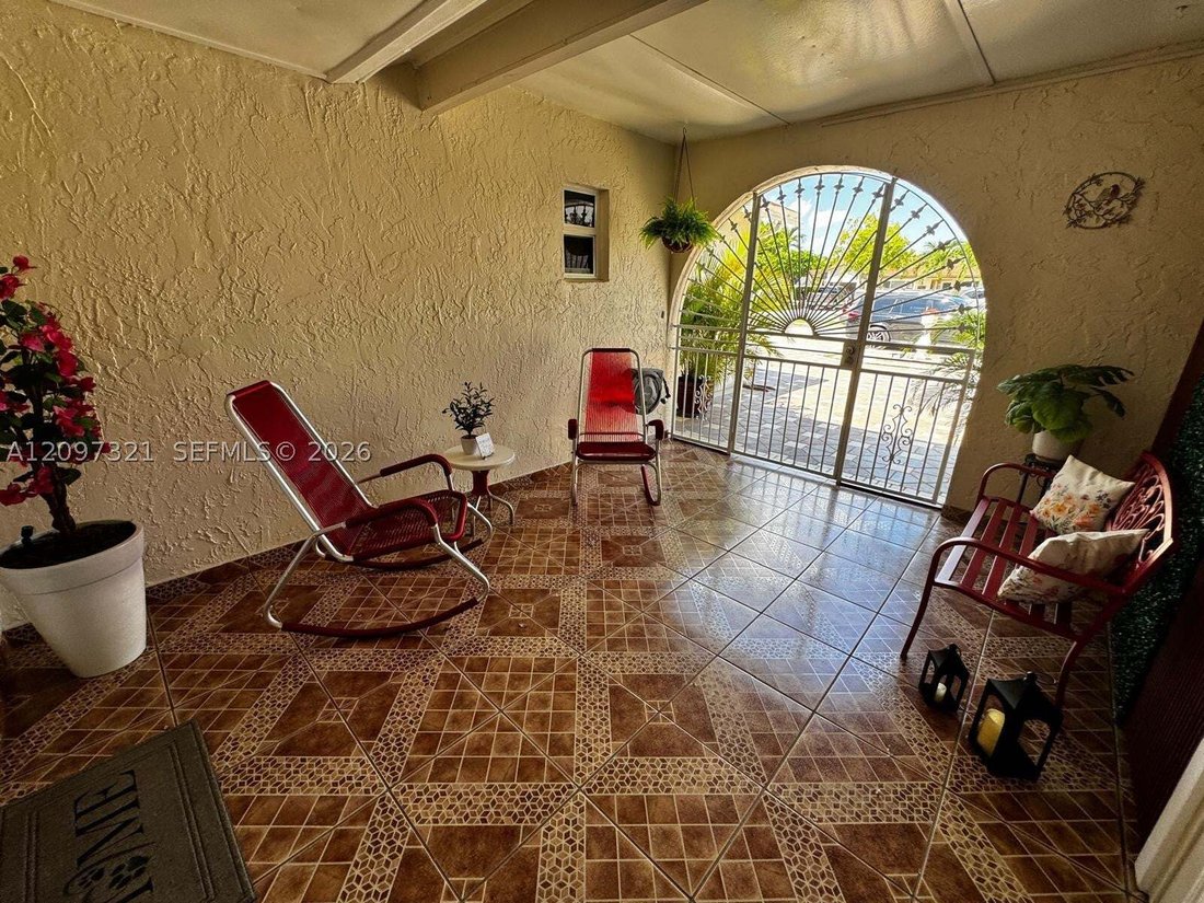 House in Hialeah, Florida, United States 4 - 19000710
