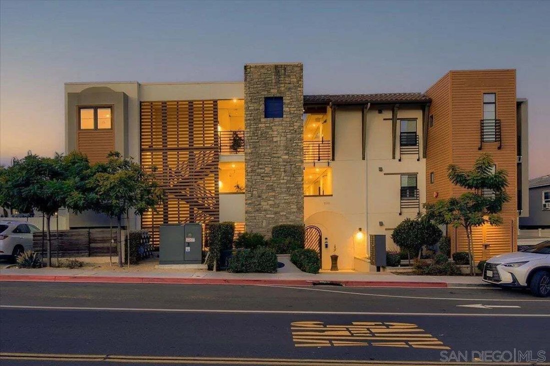 Condo in San Diego, California, United States 2 - 18690536