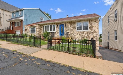 Farm Ranch in Kearny, New Jersey, United States 1
