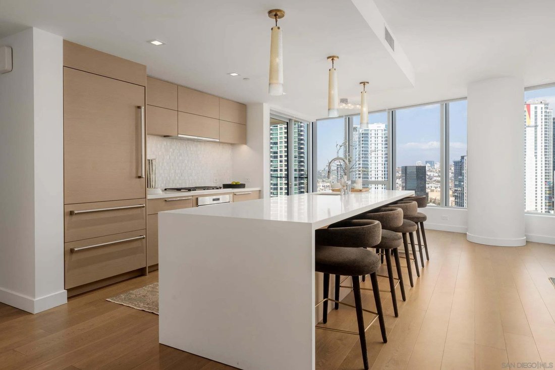 Condo in San Diego, California, United States 5 - 19002240