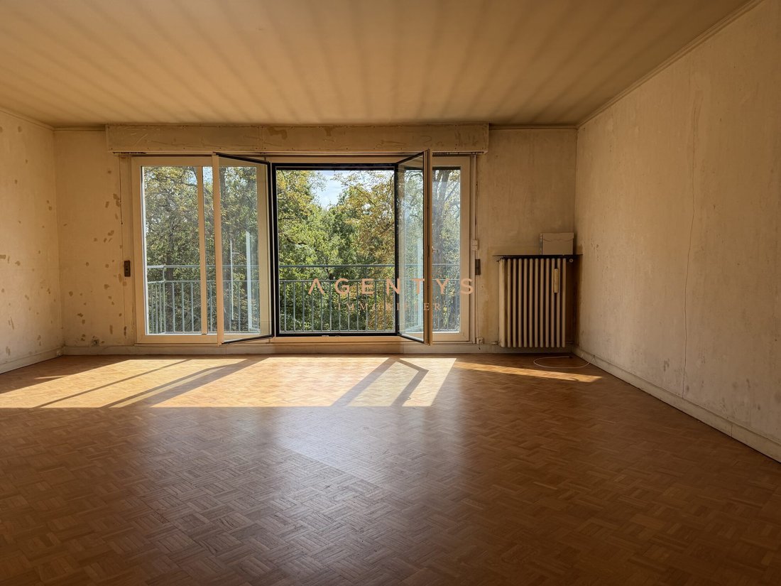Apartment in Fontenay-sous-Bois, Ile-de-France, France 2 - 19006263