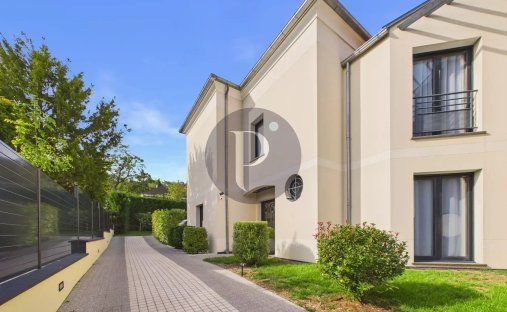 House in Bois de Verrieres-Vaupereux, Verrières-le-Buisson, France 1